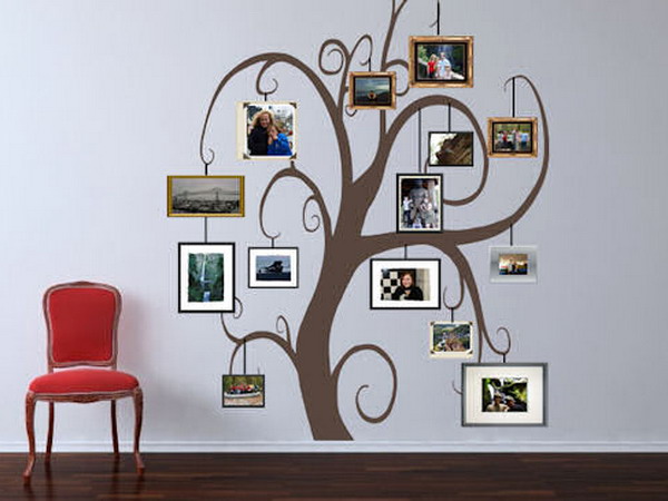 Рисунок дерева на стене с фотографиями