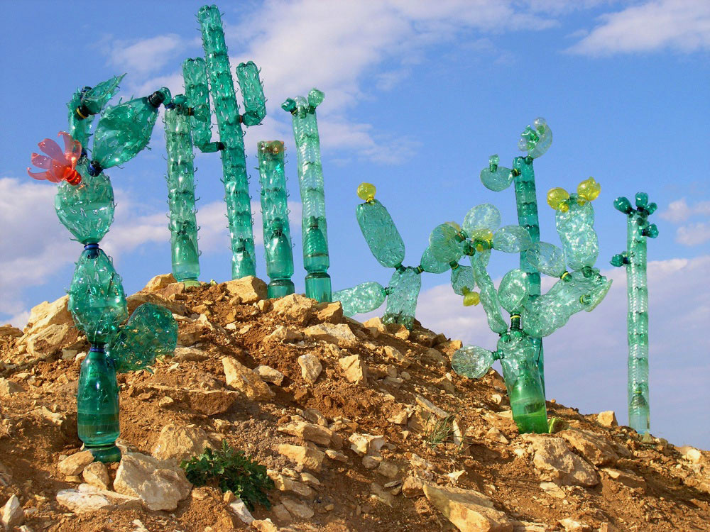 Скульптуры из пластиковых бутылок своими руками для сада