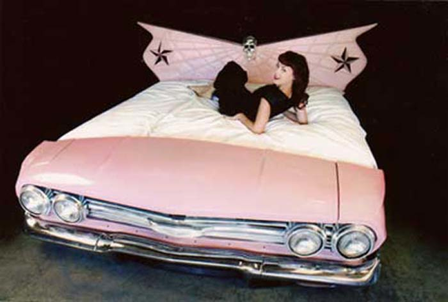 Розовая кровать-машина