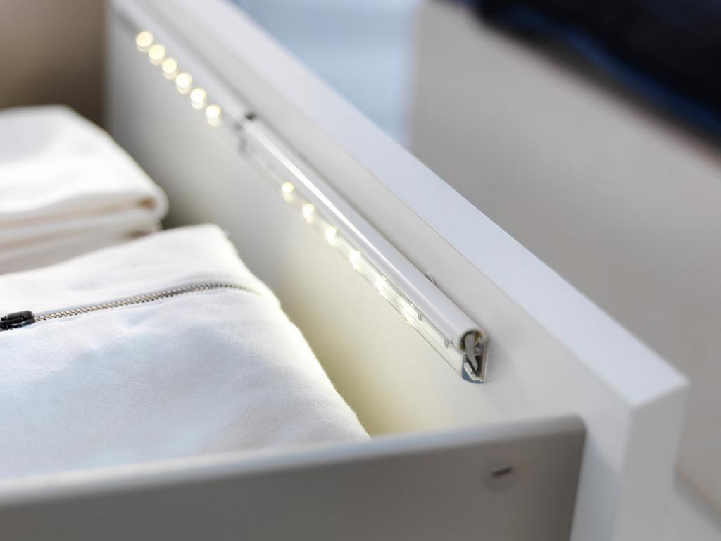 Светодиодная подсветка для шкафа с датчиком открытия двери Espada E-WMS