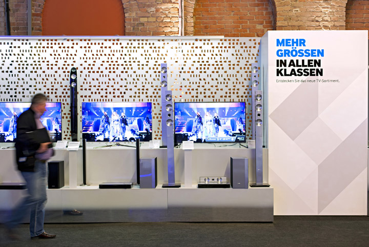 Уникальное оформление выставочного зала Samsung Roadshow в Германии