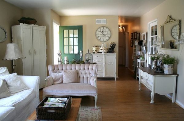 Белый интерьер гостиной во французском деревенском стиле