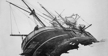 Исторические фотографии антарктической экспедиции от Фрэнка Хёрли представлены в цифровом формате
