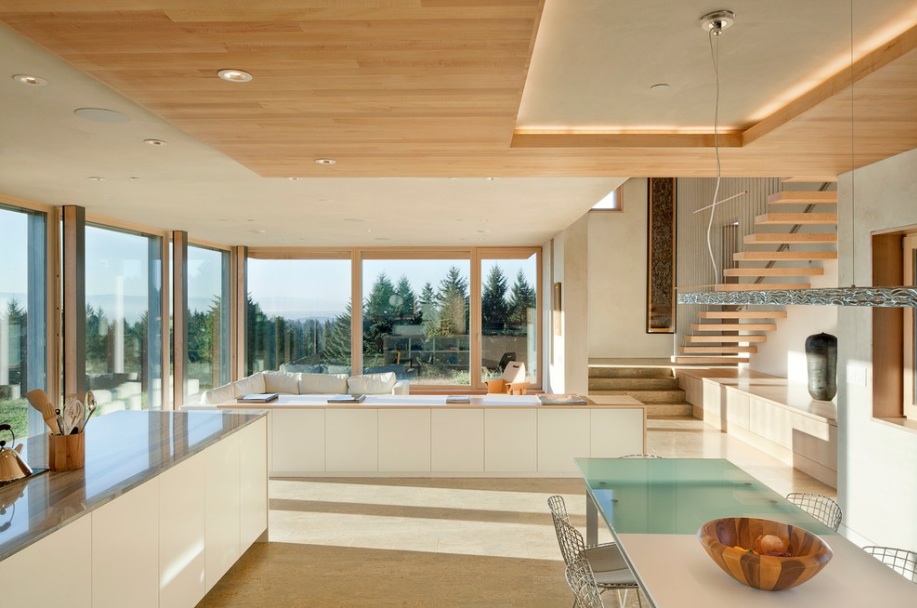 Большие окна на кухне