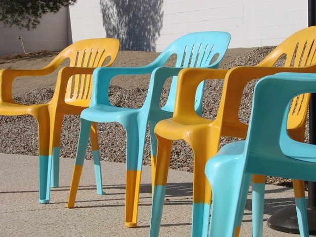Яркие стулья