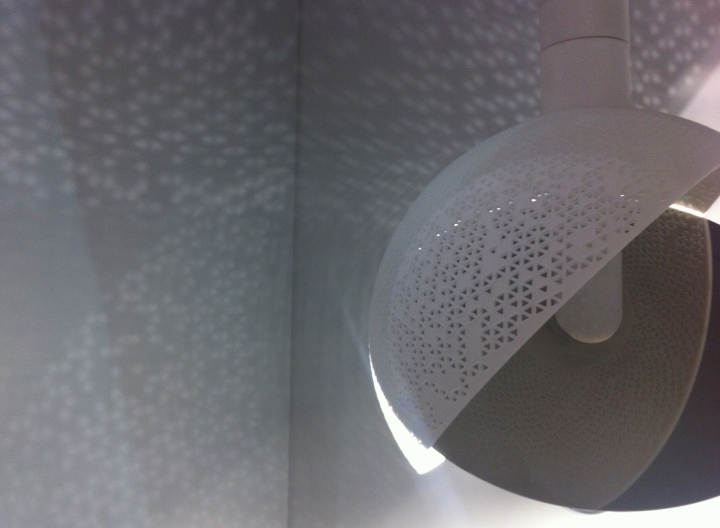 Подвесной светильник-полусфера нейтрального цвета - Section lamp от Marco Lafiandra