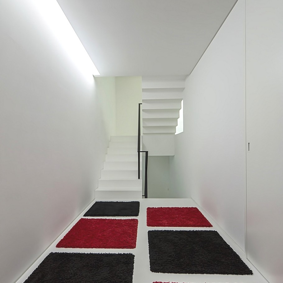 Лестница в современных апартаментах
