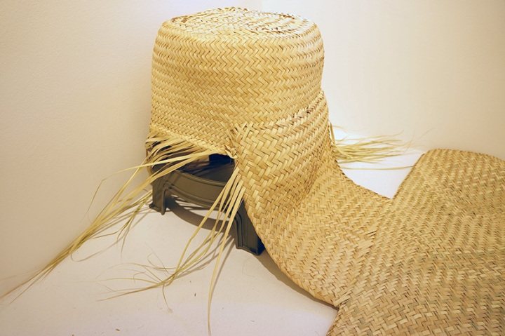 Процесс плетения на выставке