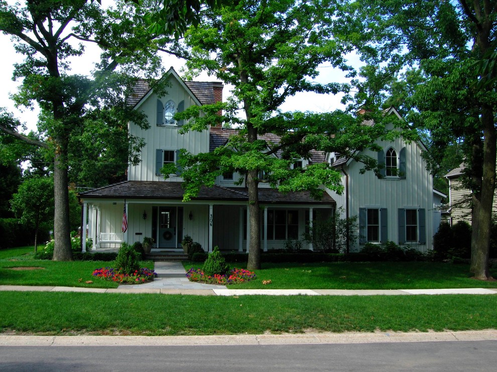 Дом в американском стиле от Farmhouse Exterior