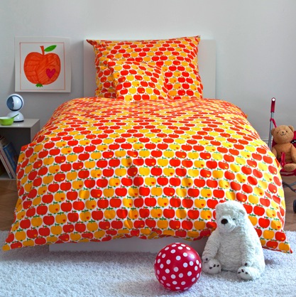 Оранжевое постельное белье с рисунком яблоки