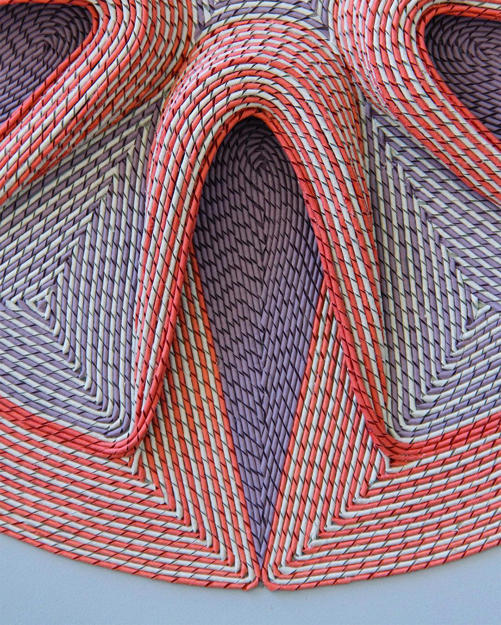 Невероятная техника плетения из бумаги: затейливые гобелены от Гюнжан Айлавади