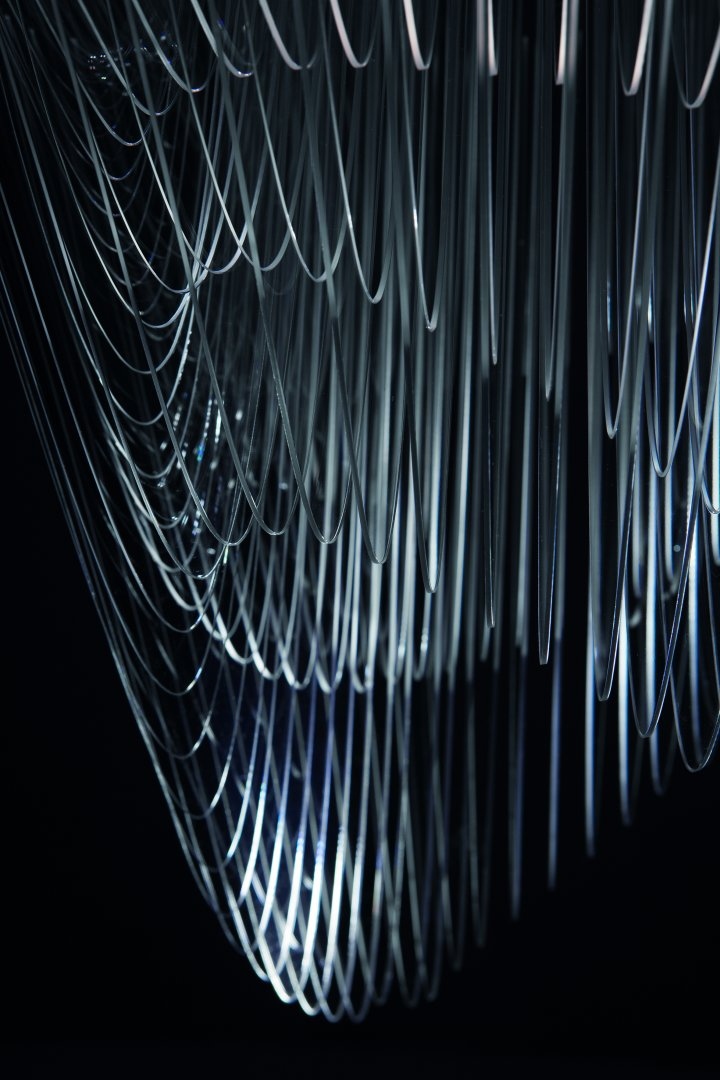 Металлическое плетение светильника Transparent от Zaha Hadid
