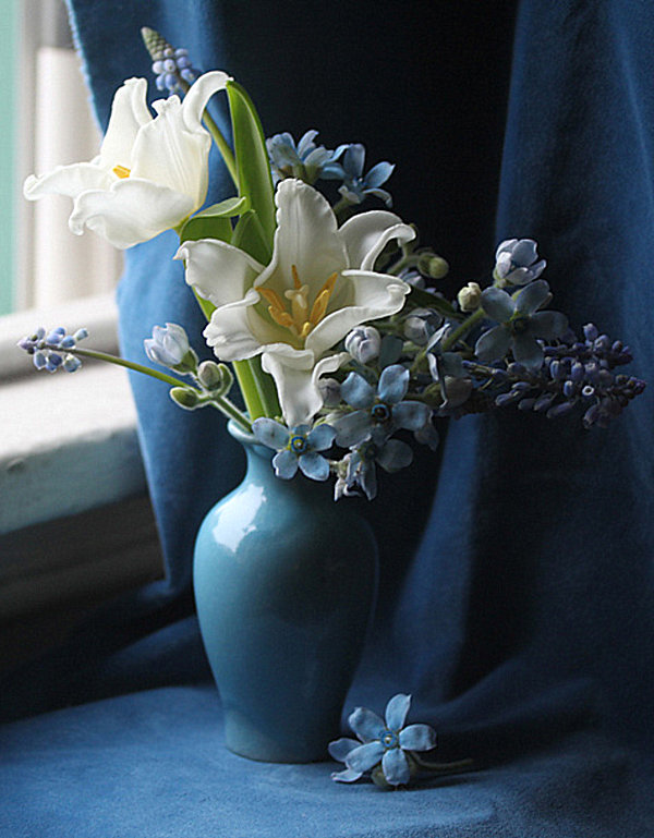 Эксклюзивные цветы в вазе для декора интерьера