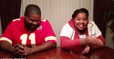 Кадры из видео о битбоксинг дуэли между американскими музыкантами, отцом и дочерью