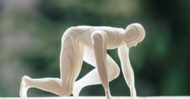 Бумажные олимпийцы: миниатюрные скульптуры от Райи Садер Буханы