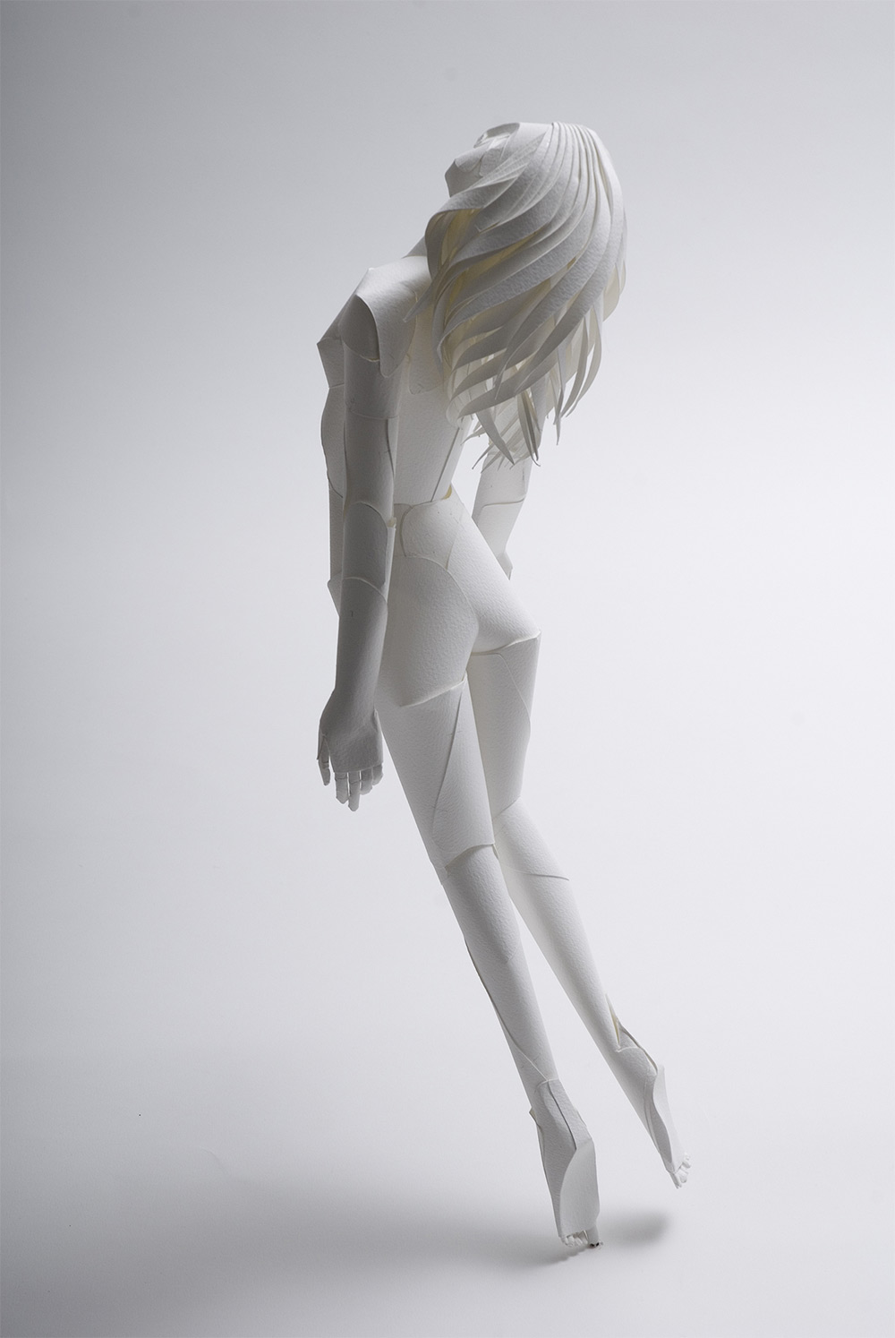 Объёмные бумажные скульптуры Ричарда Суини: Девушка