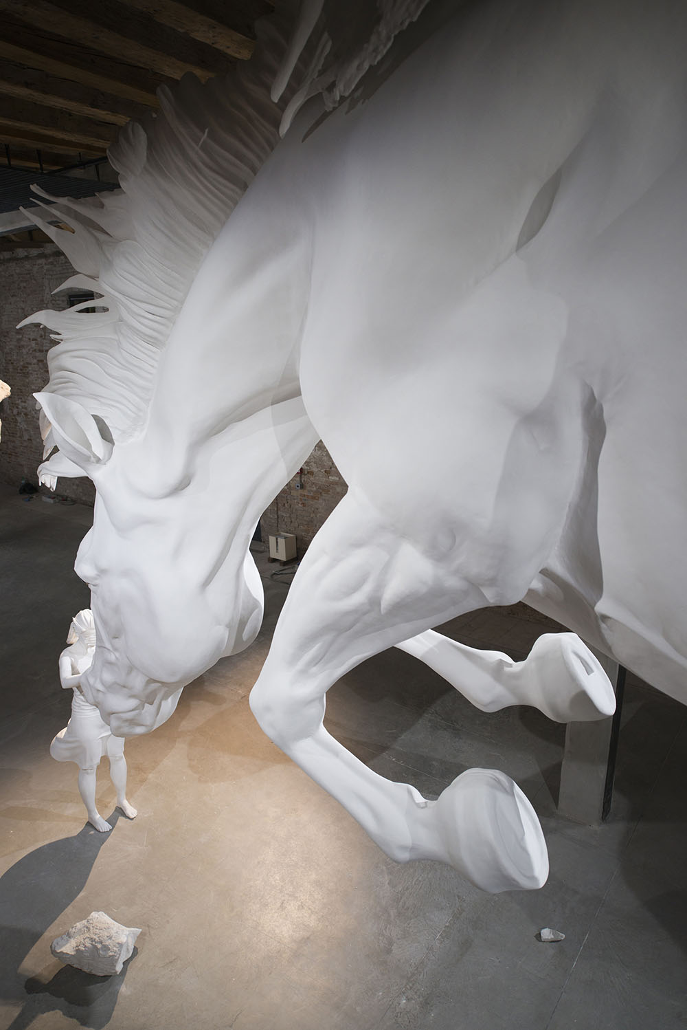 Скульптурная инсталляция от Клаудии Фонтес на 57 биеннале в Венеции