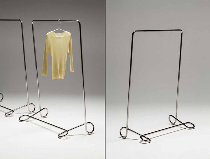 Фактурная вешалка стойка от японского дизайнера Keisuke Fujiwara