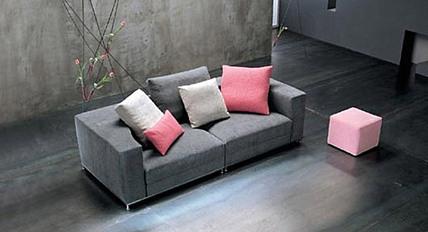Креативный раскладной диван в интерьере