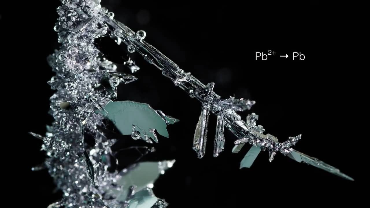 Рождение кристалла: кадры из видео
