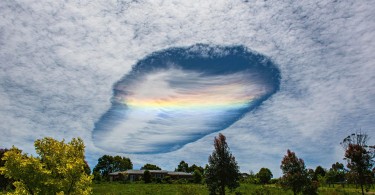 «Дырявое облако» на фотографии Дэвида Бартона