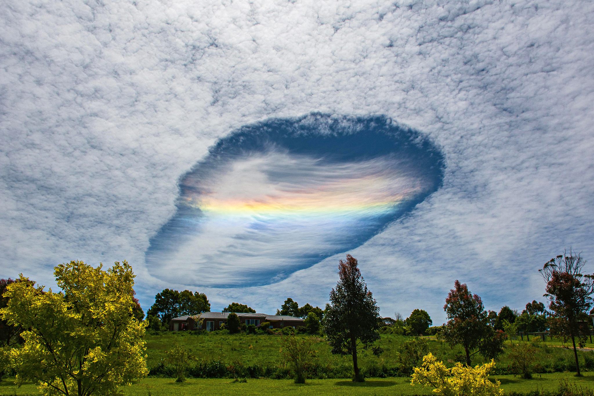 Обычное невероятное. Озоновая дыра в Австралии. Явления природы. Необычные природные явления. Редкие явления природы.