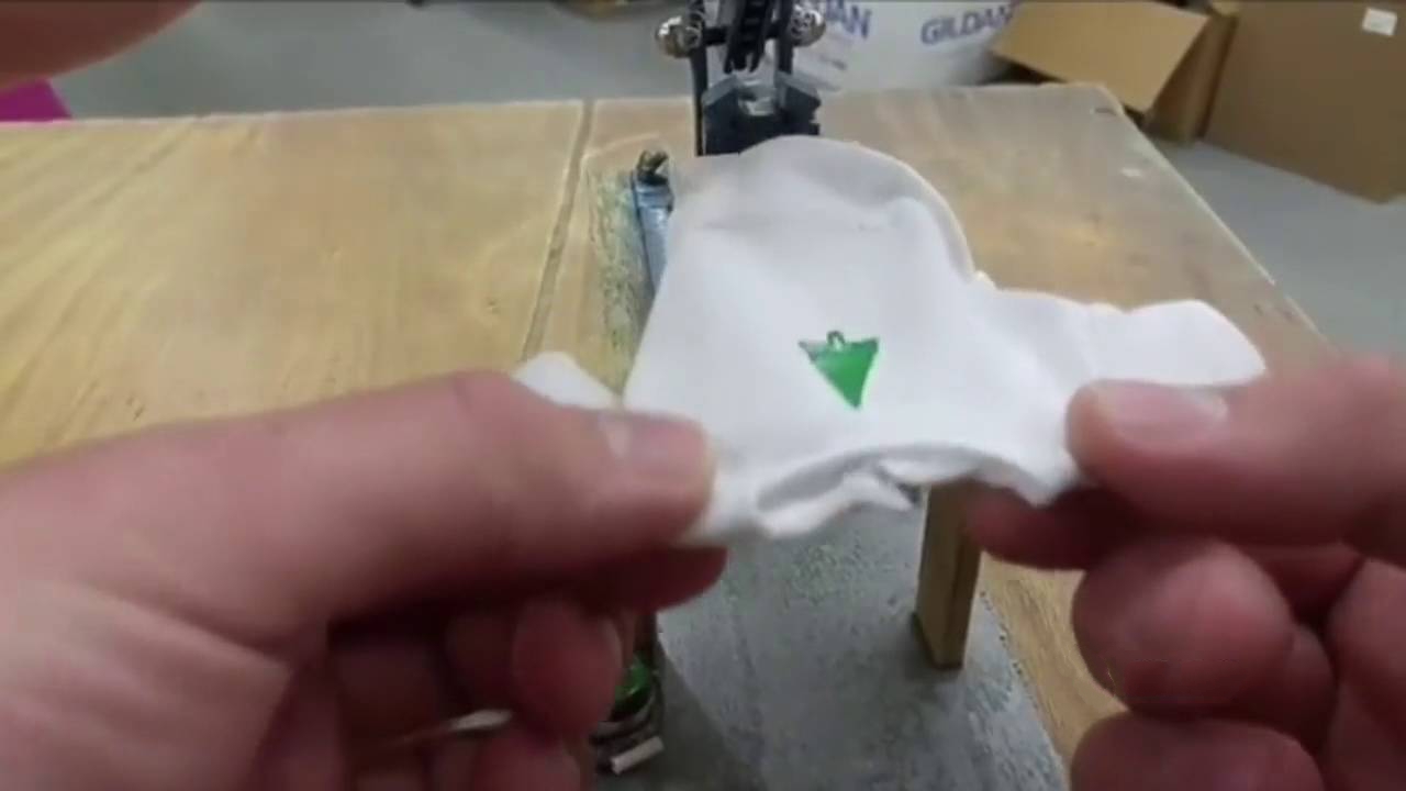 Дэвин Смит: миниатюрное функциональное устройство для трафаретной печати на ткани