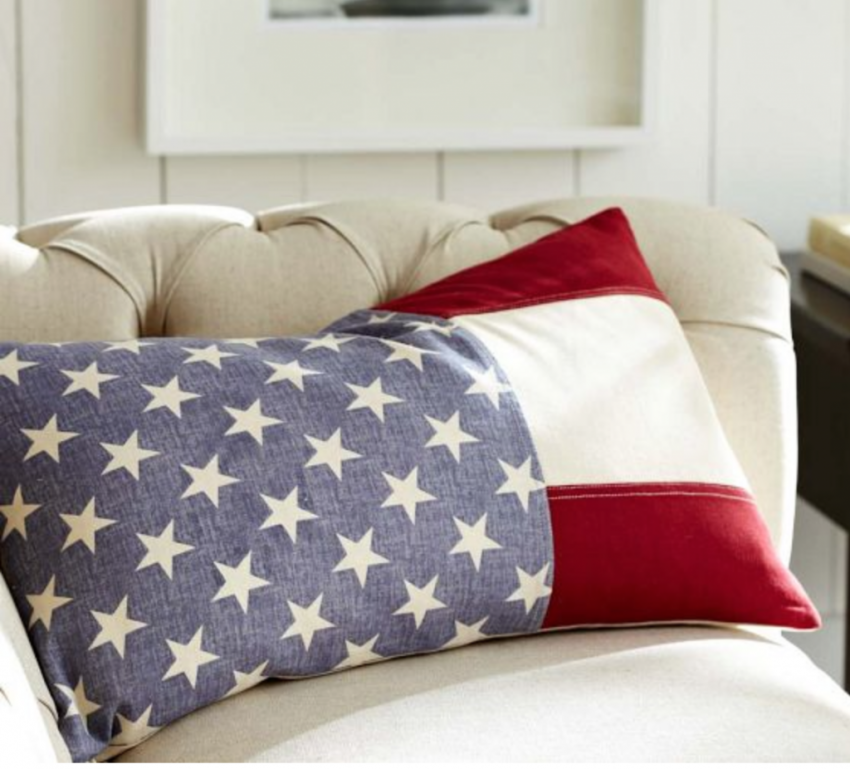 Чехол в патриотическом стиле для диванной подушки