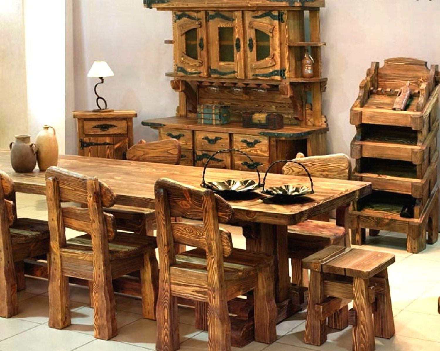Классическая деревянная мебель для гостиной