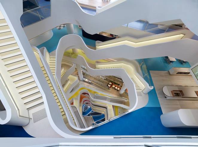 Дизайн большой лестницы в Австралии