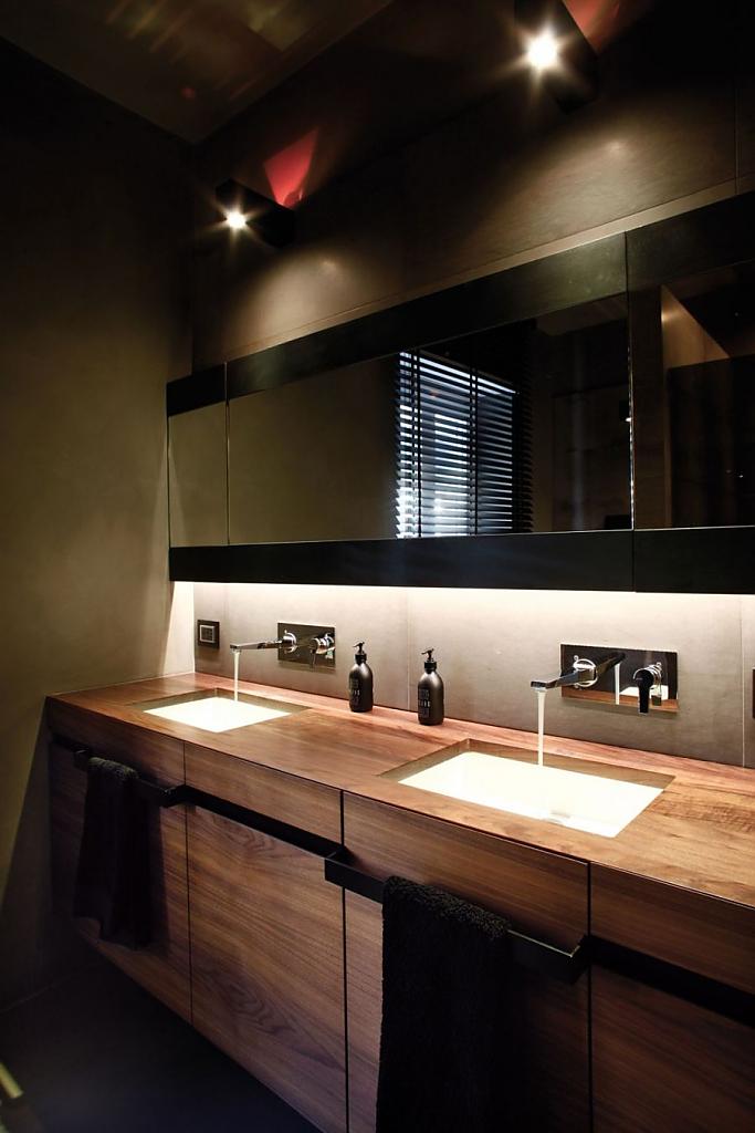 Ванная комната в апартаментах от архитектора Fabio Fantolino
