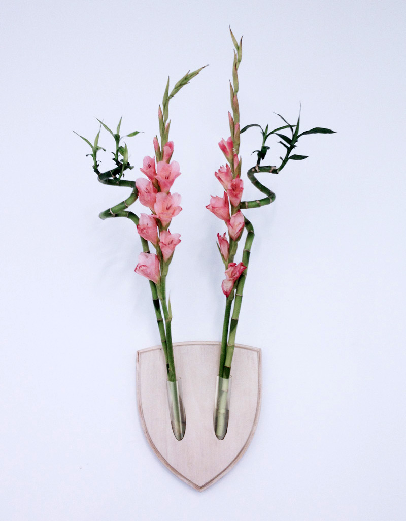 Elkebana: настенные конструкции для симметричных цветочных композиций