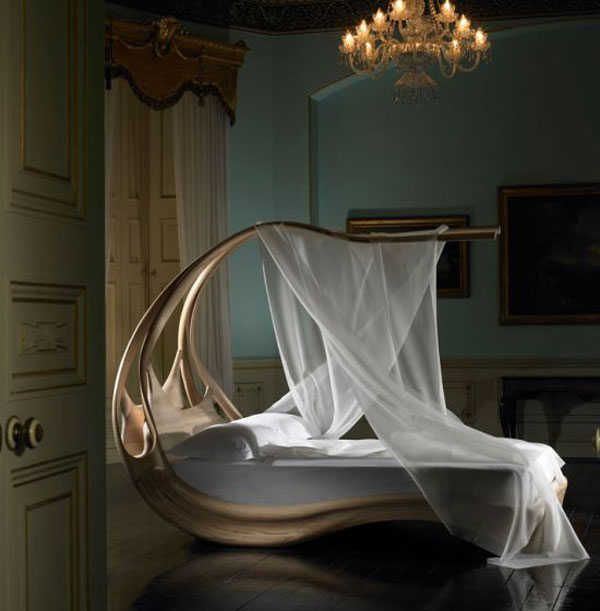Восхитительная кровать с балдахином