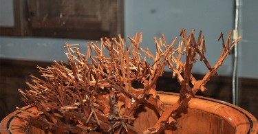 Эрнест Уозер «Муни»: дерево из 511 скреплённых плоскогубцев