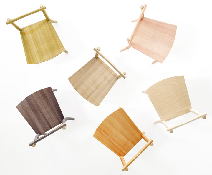 Разноцветные дизайнерские стулья