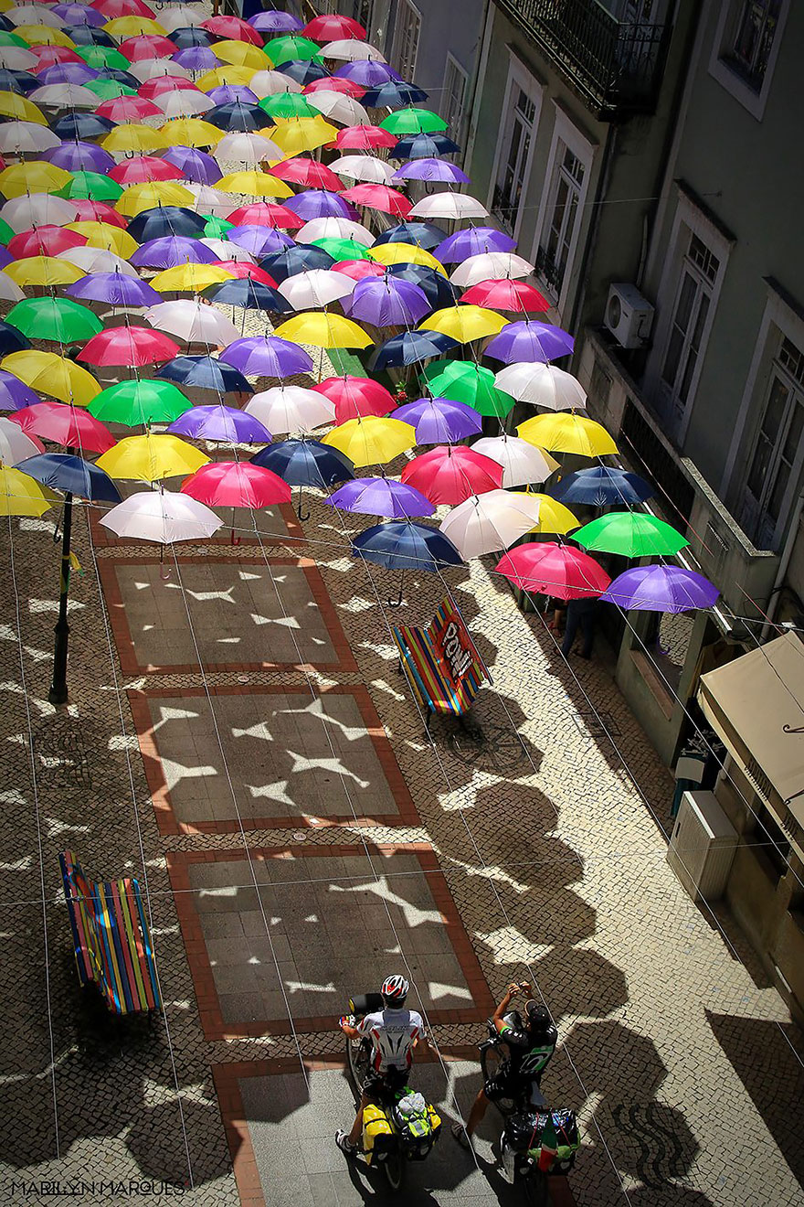 Праздник зонтов в Португалии
