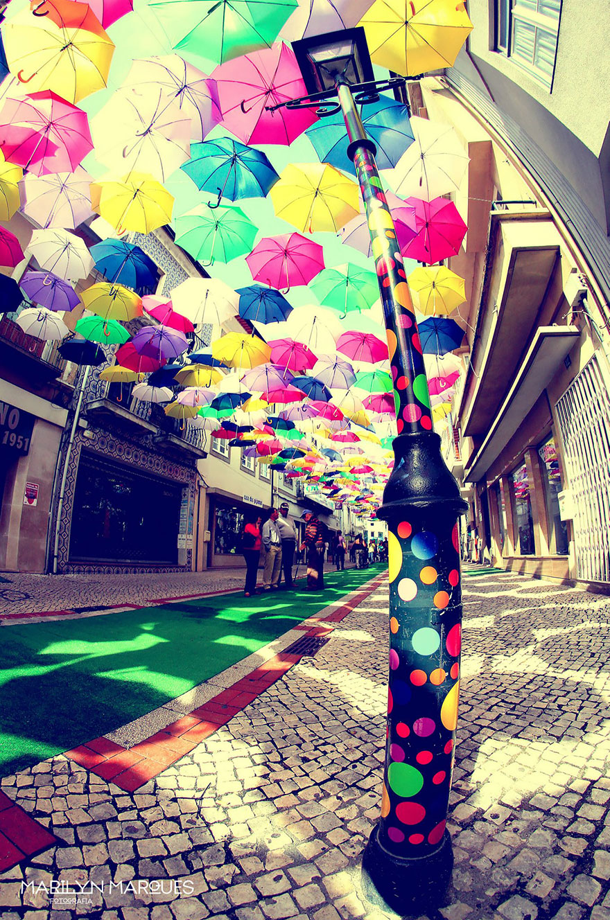 Праздник зонтов в Португалии