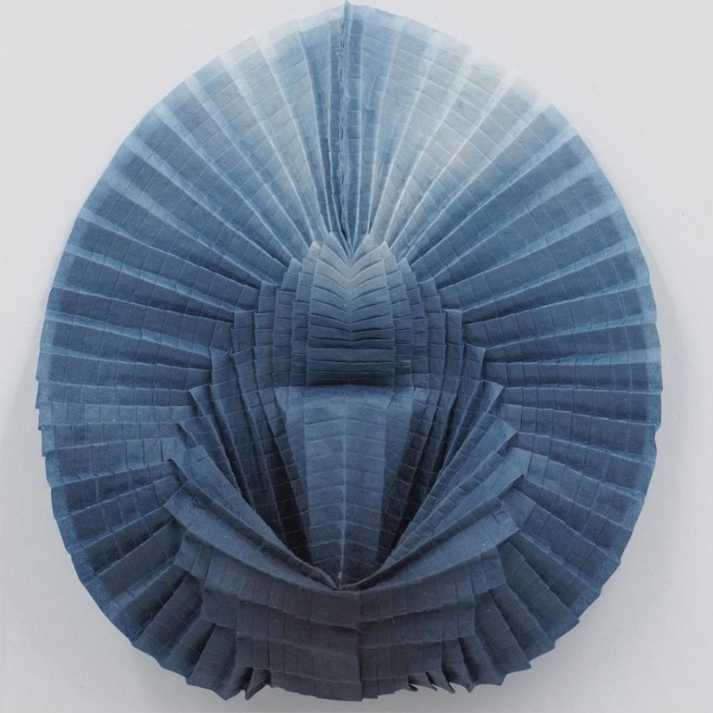 Абстрактные формы бумажных скульптур от Горана Коневода