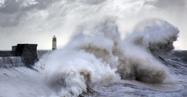 Потрясающие штормовые волны: любительские фотографии от Стива Гаррингтона