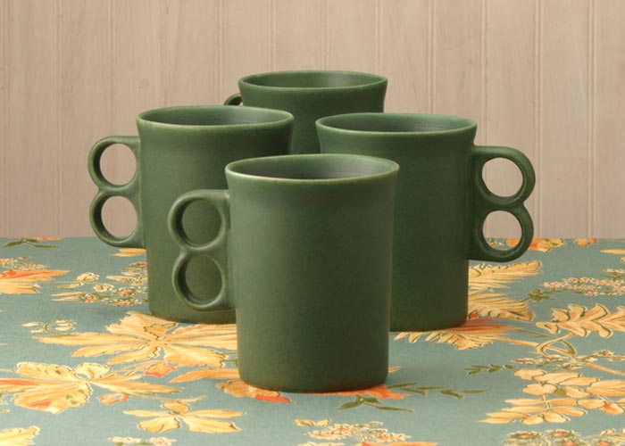 Кофейные кружки болотно-зелёного цвета от Bennington Pottery