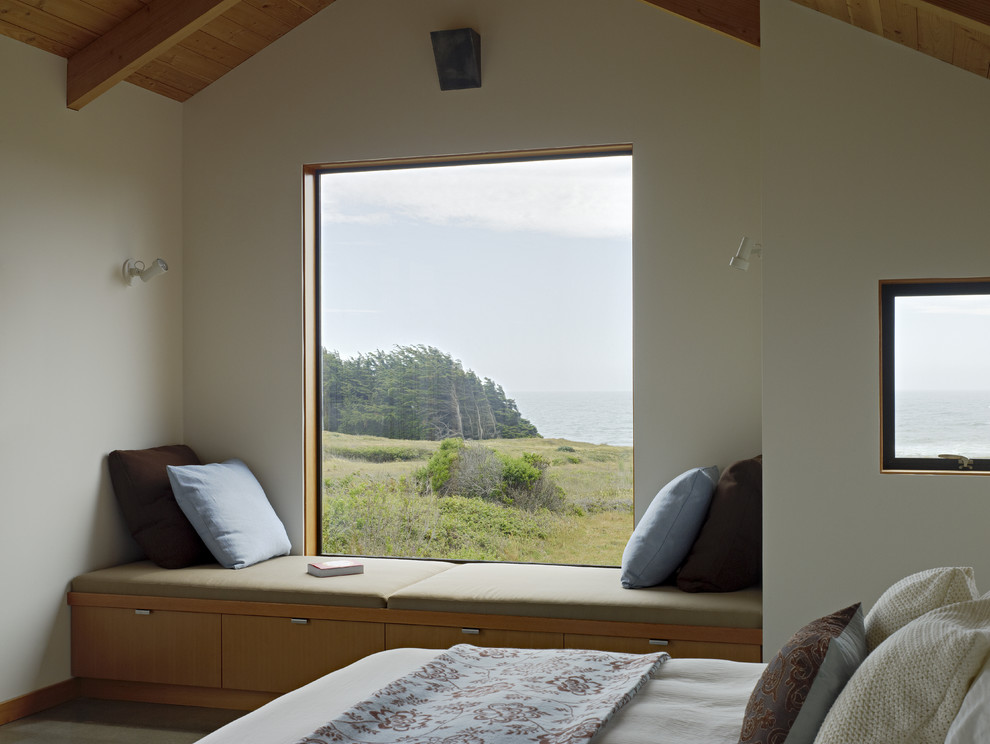 Видовое окно в спальне от Malcolm Davis Architecture