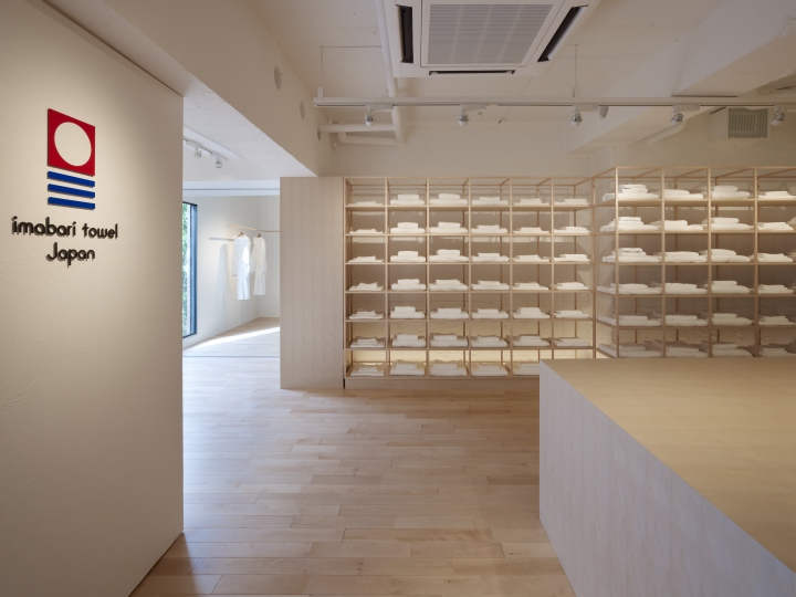 Креативное хранение полотенец от дизайнеров Kubota Architects & Associates Inc. в Токио