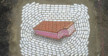 Джим Бэчор: ремонт дорог с помощью мозаичных изображений мороженого