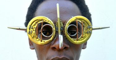 Сайрус Кабиру: креативные защитные очки из переработанных отходов