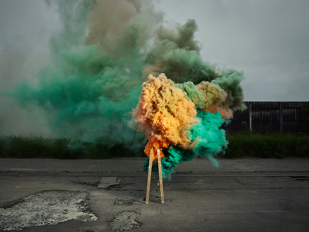 Дым: цветные визуальные эффекты в серии фотографий от Кена Херманна