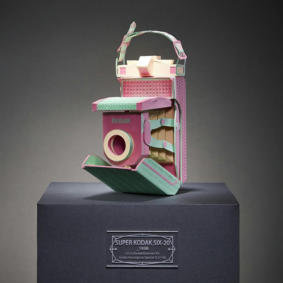 Ли Цзи-Хи: антикварные плёночные фотоаппараты из цветной бумаги
