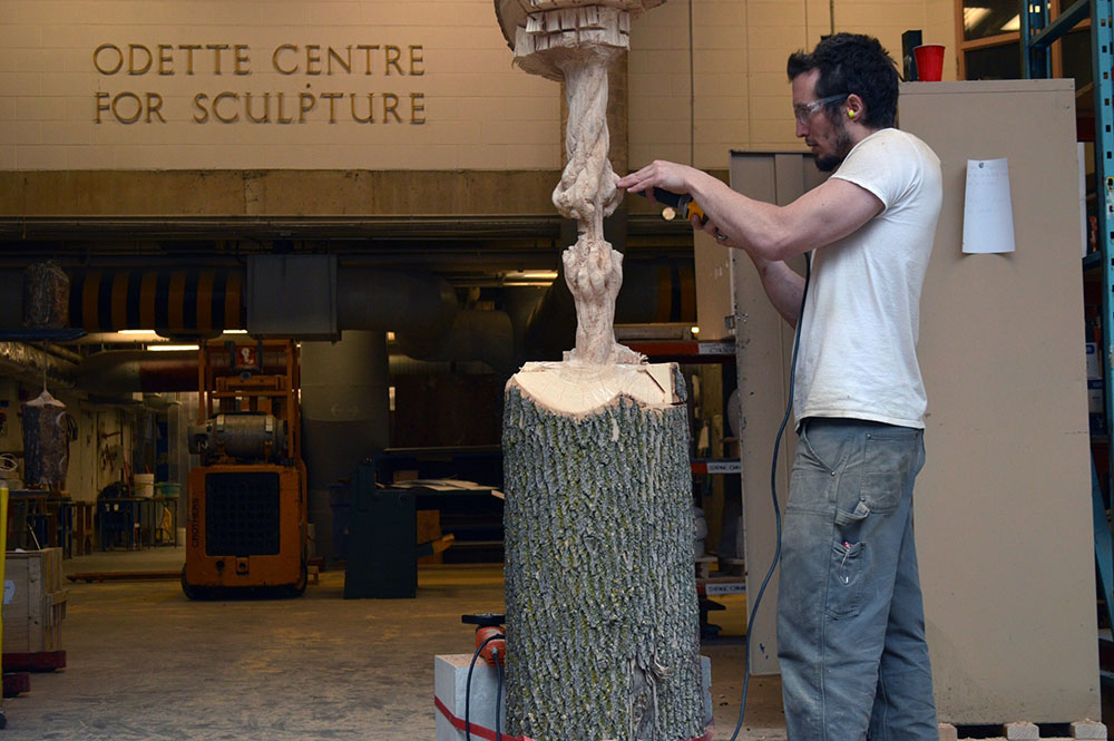 Концептуальная деревянная скульптура от Маскюля Лассерре