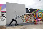 Живописные сцены из городской жизни: трафаретные граффити от Мартина Уотсона