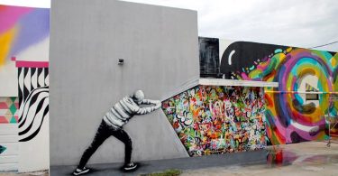 Живописные сцены из городской жизни: трафаретные граффити от Мартина Уотсона