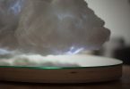 Создание погоды: левитирующий динамик в форме тучи в интерьере от от Crealev и Richard Clarkson Studio